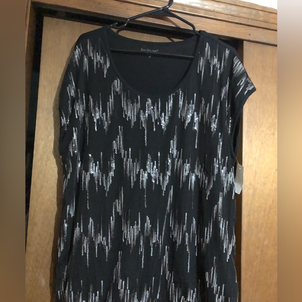 Silver sequin on a black shirt, solid black back nwt